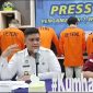 Kepala Subseksi Teknologi Informasi Keimigrasian Kantor Imigrasi Kelas II TPI Tanjung Balai Karimun Gerson Silalahi memberikan penjelasan terkait tujuh WNA Tiongkok diamankan petugas Imigrasi Karimun. Foto: Kepriheadline.id 