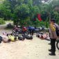 Belasan pelajar diberikan pembinaan oleh Bhabinkamtibmas Polsek Meral setelah kedapatan bolos saat jam belajar. Foto: istimewa