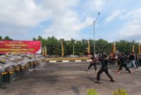 Polres Karimun menggelar Sispamkota sebagai persiapan menjelang Pengamanan Pemilu 2024 di Coastal Area. Foto: Istimewa