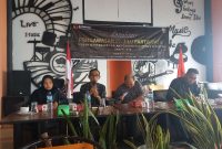 ketua Bawaslu Karimun Muhammad Iskandar menyampaikan sosialisasi kepada awak media. Foto: Kepriheadline.id
