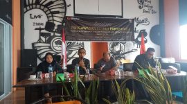 ketua Bawaslu Karimun Muhammad Iskandar menyampaikan sosialisasi kepada awak media. Foto: Kepriheadline.id