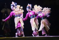 Persembahan tarian dalam Event Pelangi Budaya tahun 2019 di Coastal Area. Foto: Arsip Kepriheadline.id