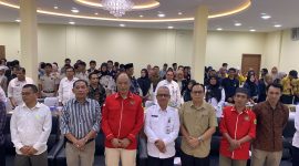 Foto bersama seluruh peserta Sosialisasi Pendidikan Politik jelang Pemilu 2024 oleh Kesbangpol Karimun. Foto: Istimewa