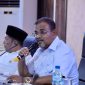 Bupati Karimun Aunur Rafiq memimpin mediasi antara perwakilan Perusahaan dan Guru di Ruang Cempaka Pemkab Karimun. Foto: Istimewa