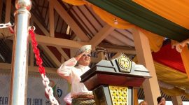 Bupati Karimun Aunur Rafiq memimpin Upacara Peringatan Hari Jadi ke-24 Karimun. Foto: Deni/kepriheadline.id