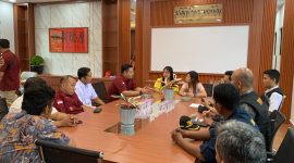 Timpora Karimun melakukan pengawasan ornag asing di PT KG Karimun. Foto: Istimewa