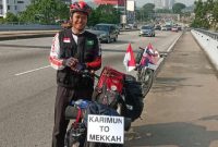 Foto Winaryo saat berada di Malaysia dalam perjalanannya menuju ke Mekkah. Foto: Istimewa