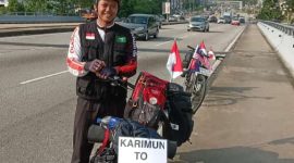 Foto Winaryo saat berada di Malaysia dalam perjalanannya menuju ke Mekkah. Foto: Istimewa