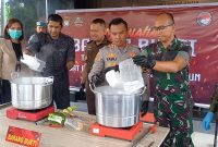 Ribuan gram narkotika jenis sabu-sabu hasil temuan masyarakat dimusnahkan dengan cara direbus menggunakan air panas, Selasa (21/11/2023). Foto: KepriHeadline.id 