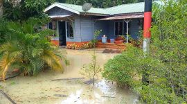 Kondisi salah satu rumah warga yang terdampak banjir di Kelurahan Darussalam. Foto: KepriHeadline.id
