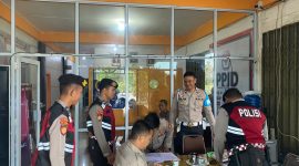 Petugas Samapta Polres Karimun melakukan patroli ke objek vital Pemilu. Foto: istimewa