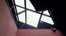 Penampakan atap rumah warga Dusun Mata Air yang diterbangkan angin puting beliung. Foto: istimewa
