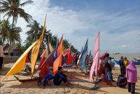 Perlombaan Sampan Jong dilaksanakan Pemuda Mukalimus, Kundur. Foto: Dokumen PT Timah