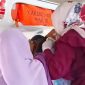 Proses kelahiran bayi Putri Karunia Dewi di atas Kapal SB Karunia Jaya. Foto: tangkapan layar video