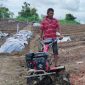Berkat Bantuan Hand Traktor dari PT Timah Tbk, Hasil Kelompok Tani Bukit Naga Semakin Meningkat. Foto: Humas PT Timah.
