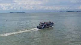 Kapal antar pulau di Karimun. Foto: Arsip KepriHeadline.id