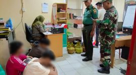 Tiga remaja yang kedapatan sedang mengkonsumsi sabu diserahkan ke Mapolsek Kundur. Foto: Dokumen Koramil 03/Kundur.