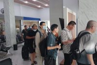 Imigrasi Karimun melakukan pendeportasian terhadap 14 WNA asal Tiongkok melalui Pelabuhan Internasional. Foto: Istimewa