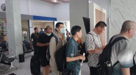 Imigrasi Karimun melakukan pendeportasian terhadap 14 WNA asal Tiongkok melalui Pelabuhan Internasional. Foto: Istimewa