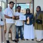 Perwakilan PT Timah menyerahkan bantuan kepada Bumdes Mutiara Gemuruh.Foto: Humas PT Timah