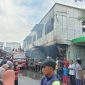Peristiwa kebakaran yang menghanguskan 8 Unit Ruko di Kundur. Foto: Dokumen Polisi