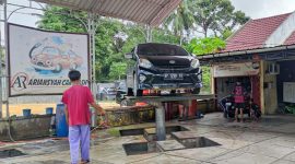 Berbekal Modal Usaha dari Program PUMK PT Timah Tbk, Usaha Car Wash dan Rent Car Ariansyah Terus Berkembang. Foto; Humas PT Timah