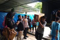 Proses pemindahan Surat Suara ke Gudang Logistik KPU Karimun. Foto: KPU Kabupaten Karimun