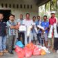 PT Timah Tbk kembali menyerahkan bantuan jaring untuk kelompok nelayan KUB Sungai Daud Mengkuse Desa Sawang Selatan Kecamatan Kundur Barat guna meningkatkan hasil tangkapan nelayan di Kundur.  Foto: Humas PT Timah