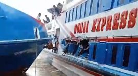 Tangkapan layar tabrakan MV Dumai Line 3 dan MV Dumai Ekspress 12. Foto: Istimewa