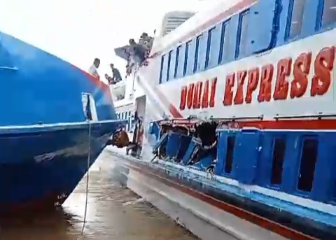 Tangkapan layar tabrakan MV Dumai Line 3 dan MV Dumai Ekspress 12. Foto: Istimewa