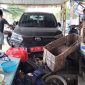 Mobil Plat Merah Seruduk pangkalan ojek di kawasan Pasar Teluk Uma. Foto: Istimewa