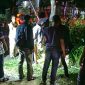Polisi dari Polres Karimun sedang melakukan olah TKP di wilayah Bukit Senang, Kecamatan Karimun. Foto: Istimewa untuk KepriHeadline.id 
