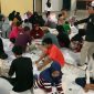 Proses Pelipatan Surat Suara Pemilu 2024 di Gudang Logistik KPU. Foto: KepriHeadline.id