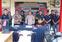 Kapolres Karimun AKBP Fadli Agus pimpin Press Konference pengungkapan kasus pencurian di wilayah Tebing. Foto: Humas Polres Karimun.