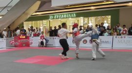 Salah satu penampilan atlet muda Karimun dalam Kejuaraan Bigak Taekwondo Open Tournamen 2024 di Kota Batam, 12-14 Januari 2024.