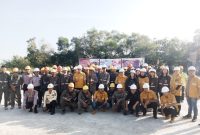 Foto bersama usai Kegiatan Upacara Peringatan Bulan K3 di PT KG Karimun, Senin, 22 Januari 2024. Foto: Humas PT KG.
