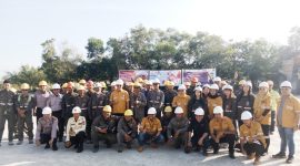Foto bersama usai Kegiatan Upacara Peringatan Bulan K3 di PT KG Karimun, Senin, 22 Januari 2024. Foto: Humas PT KG.