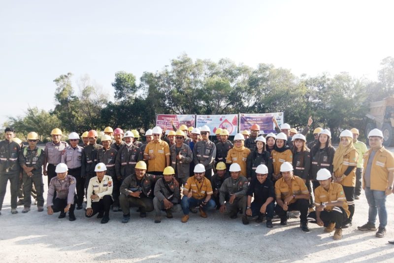 Foto bersama usai Kegiatan Upacara Peringatan Bulan K3 di PT KG Karimun, Senin, 22 Januari 2024. Foto: Humas PT KG.