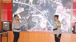 Kapolres Karimun AKBP Fadli Agus pimpin simulasi penanganan demo kepada personil Dalmas. Foto: Humas Polres Karimun