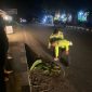 Polisi melakukan olah TKP di lokasi kecelakaan yang merenggut nyawa satu pengendara sepeda motor di Karimun. Foto: Rc/Satlantas Polres Karimun.