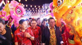 Gubernur Ansar saat menghadiri peresmian Bazar Imlek tahun 2024 di Jalan Merdeka, Tanjungpinang. Foto: Humas Pemprov Kepri
