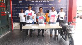 Polisi merilis pengungkapan kasus eksploitasi seksual kepada anak dibawah umur du Kabupaten Karimun. Foto: rc/kepriheadline.id