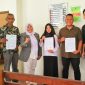 Pihak Keluarga menyerahkan kuasa penanganan hukum terhadap kematian Halimah ke DP Tim Hukum Agus Rosita. Foto: Istimewa