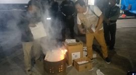 Ribuan surat suara berlebih dan alami kerusakan dilakukan Pemusnahan oleh KPU Kabupaten Karimun, Selasa, 13 Febuari 2024. Foto: rc/KepriHeadline.id 
