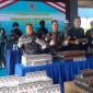 Danlanal Karimun Letkol Laut (P) Anro Casanova pimpin press rilis pengungkapan penyeludupan rokok ilegal. Foto; Rc/KepriHeadline.id