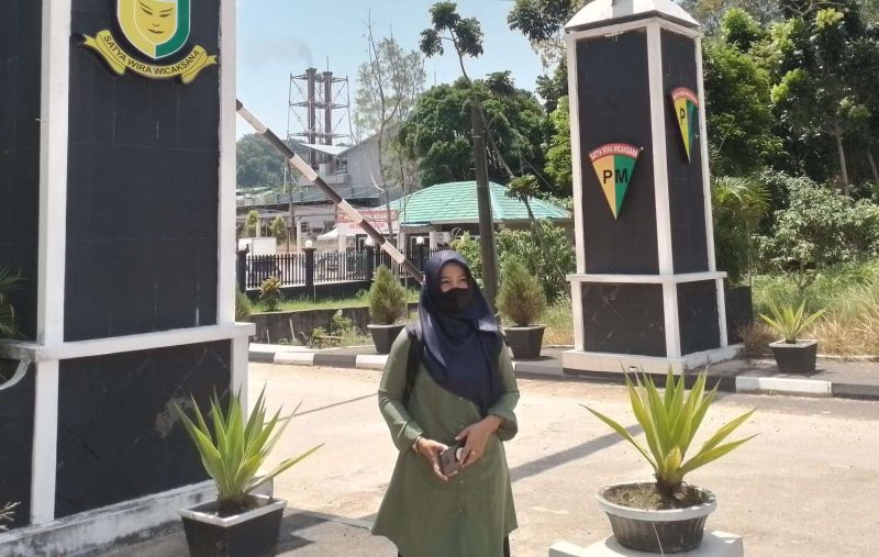Kakak Kandung Korban, Ningsih mendatangi Denpom I/6 Batam untuk menindaklanjuti perkembangan perkara kematian Kalin, Kamis, 14 Maret 2024. (Foto: Dokumen Keluarga)