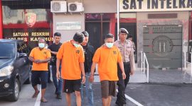 Dua Pelaku dan satu penadah tindak pencurian di PT Karimun Granite. (Foto: Humas Polres Karimun)