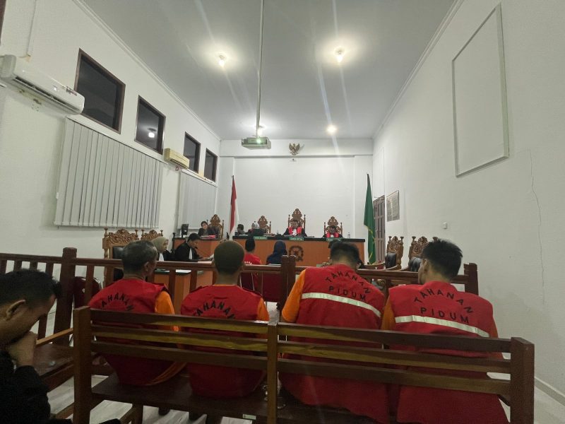 Proses sidang di Ruang Persidangan Pengadilan Negeri Karimun. Foto: Istimewa