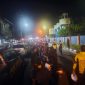 Puluhan Pengendara iring-iringan menuju Mapolsek Meral, usai diamankan Tim Gabungan Polres Karimun. (Foto: Dokumen Polisi)