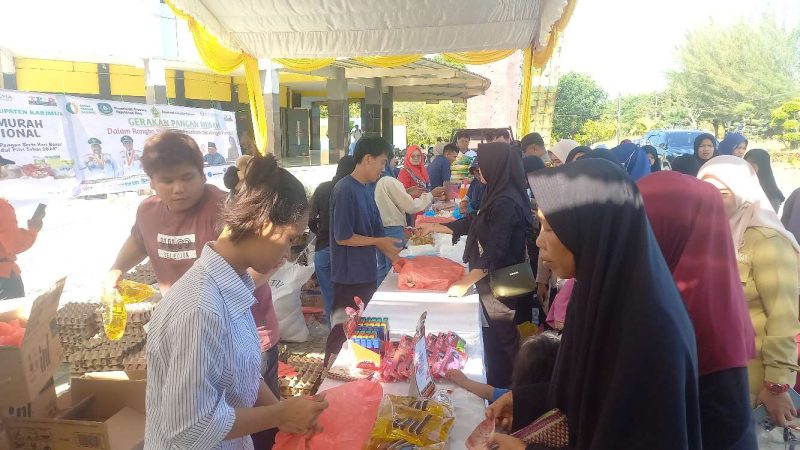Suasana Gerakan Pangan Murah Di GOR Karimun. (Foto: Rc/KepriHeadline.id)